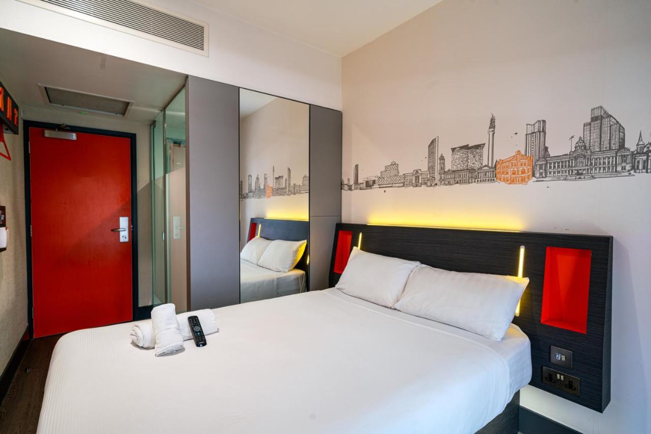 Easyhotel Birmingham Exterior foto