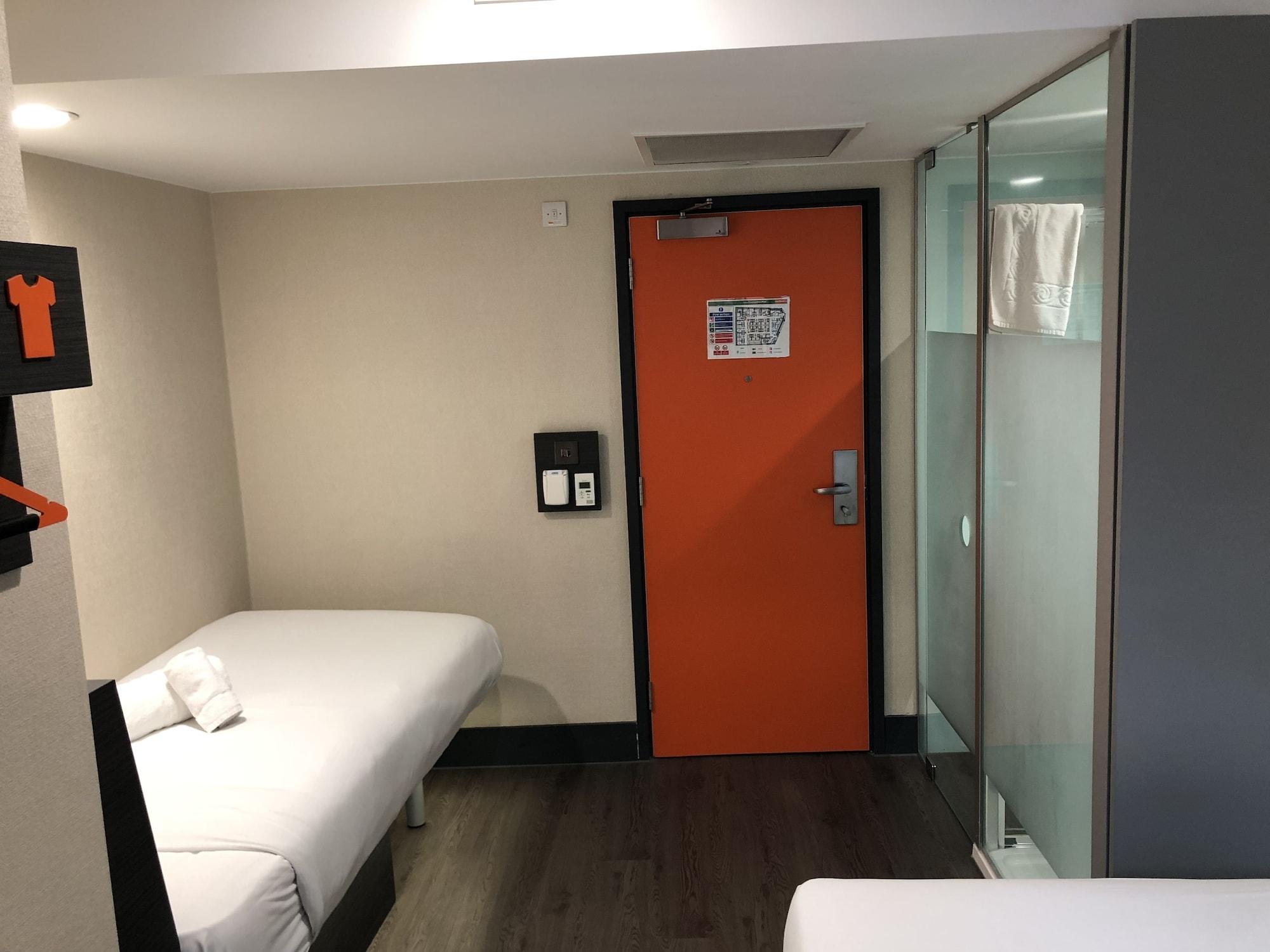 Easyhotel Birmingham Exterior foto