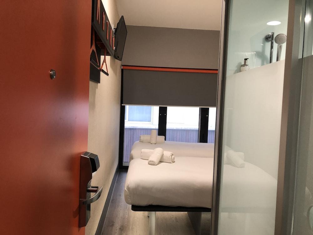 Easyhotel Birmingham Exterior foto